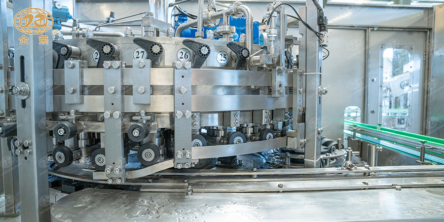易拉罐灌装线-3